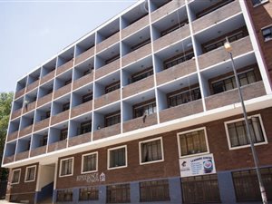 Bachelor apartment in Hillbrow