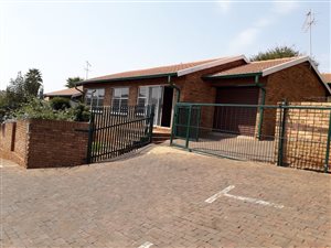 3 Bed Townhouse in Rangeview