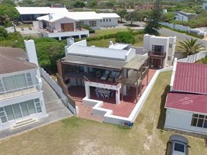 6 Bed House in Arniston