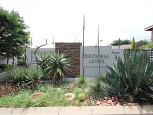 442 m² Land available in Crowthorne