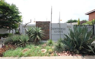 442 m² Land available in Crowthorne