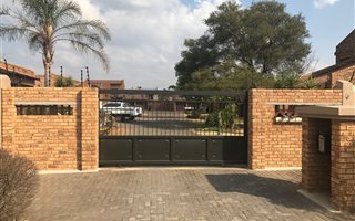 3 Bedroom Cluster in Beyers Park