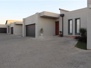 3 Bed Townhouse in Summerset