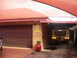 3 Bed House in Azaleapark