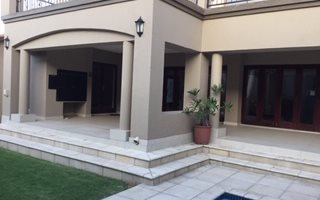 5 Bedroom House in Cedar Lakes