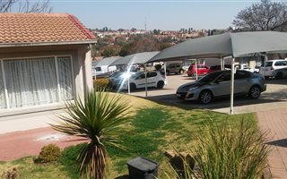 3 Bedroom House in Country View