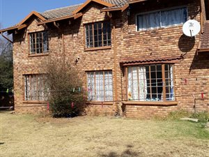 3 Bed House in Country View