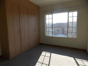 3 Bed Apartment in Rynfield