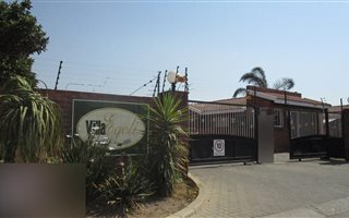 2 Bedroom Townhouse in Krugersdorp Central