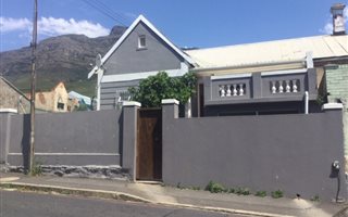 6 Bedroom House in Walmer Estate