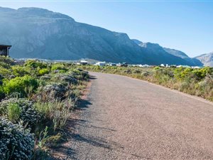 1137 m² Land available in Bettys Bay