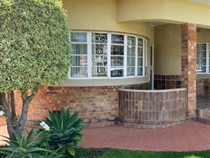 10 Bed House in LesMarais