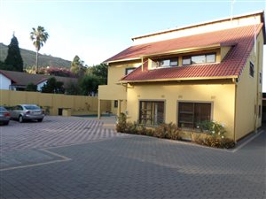 5 Bed House in Bruma