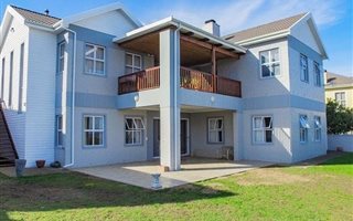 4 Bedroom House in Hemel en Aarde