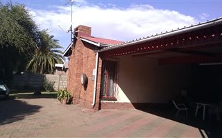 3 Bedroom House in Vanderbijlpark CE4