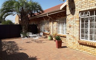 2 Bedroom Simplex in Potchefstroom Central