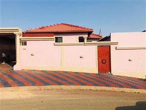 4 Bed House in Naturena