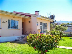 3 Bed House in Panorama