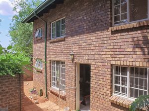 4 Bed House in Glen Marais