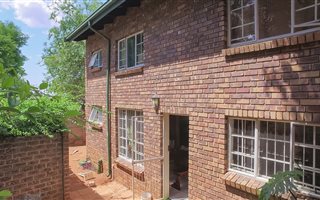 4 Bedroom House in Glen Marais