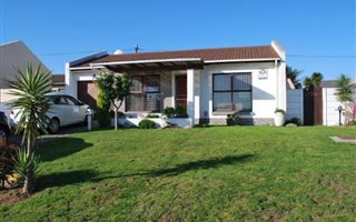 2 Bedroom House in Morgenster