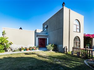 4 Bed House in Blouberg Sands