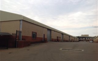 900 m² Industrial space in Waltloo
