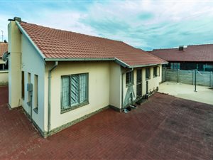 3 Bedroom House in Kagiso