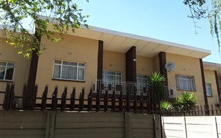 2 Bedroom Townhouse in Vanderbijlpark Central
