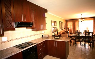 2 Bedroom Apartment in Monument