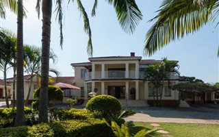 10 Bed, Bed and Breakfast in White River