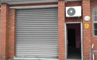 100 m² Industrial space in Alton