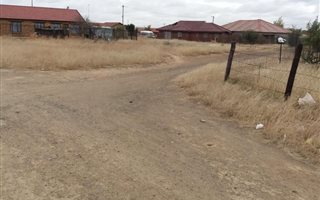300 m² Land available in Thaba Nchu
