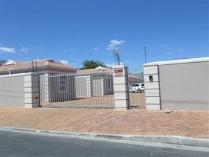 2 Bed House in Mitchells Plain