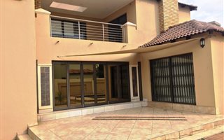 5 Bedroom Townhouse in Helderwyk