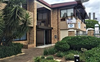 275 m² Office Space in Westville
