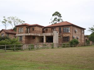 5 Bed House in White River Country Estate