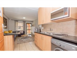 2 Bed Apartment in Vereeniging Central