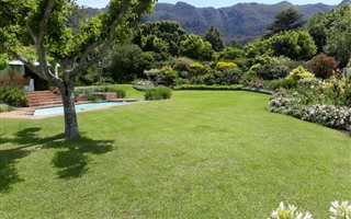 4 Bedroom House in Constantia