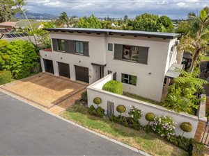 5 Bed House in Vredekloof