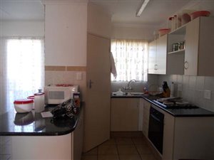 2 Bed Townhouse in Rietfontein