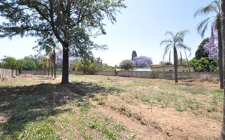 1500 m² Land available in Linbro Park