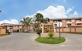 2 Bedroom Apartment in Comet