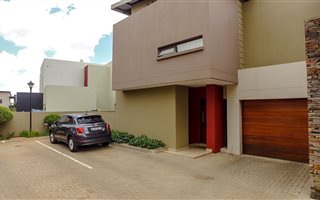 3 Bedroom Townhouse in Glen Eagles Estate