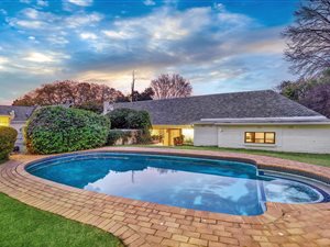 4 Bed House in Craighall Park