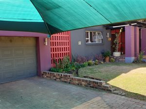 5 Bed House in Van Riebeeck Park
