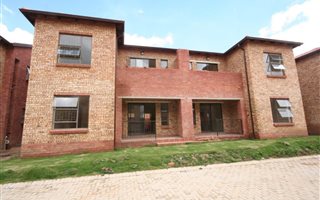 2 Bedroom Apartment in Weltevreden Park