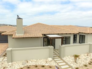 3 Bed House in Langebaan Country Estate