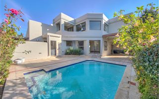 4 Bedroom House in Magaliessig