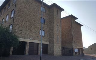 2 Bedroom Apartment in Randfontein